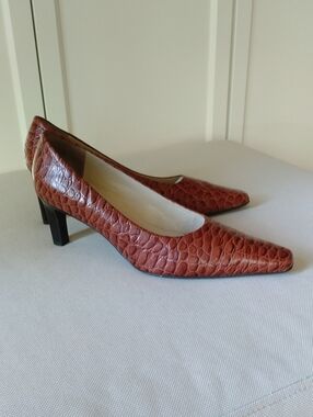 Marcello Paci Tan Textured Croc-Embossed Leather Women’s Pumps